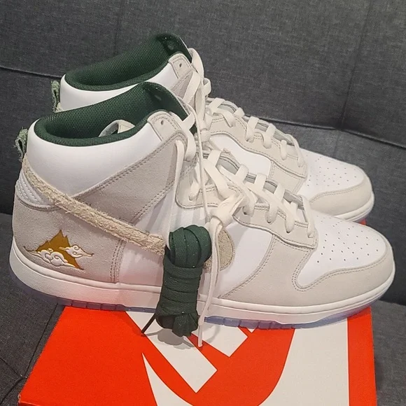 Nike Dunk High Premium Gold MountainSize 14 new with box and extra laces